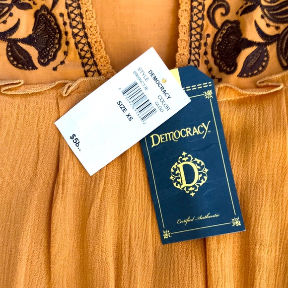 Beautiful Embroidered Top by Democracy - Picture 2 of 7